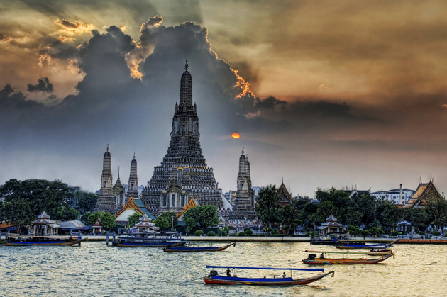 Wat Arun at Sunset © Stuck in Customs