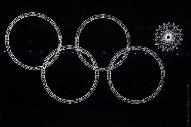 © David Gray / Reuters 
Нераскрывшееся кольцо на открытии Олимпиады в Сочи