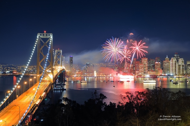 San Francisco New Years Fireworks - Happy New Year 2012 © Darvin Atkeson. Сан-Франциско, Калифорния, США.