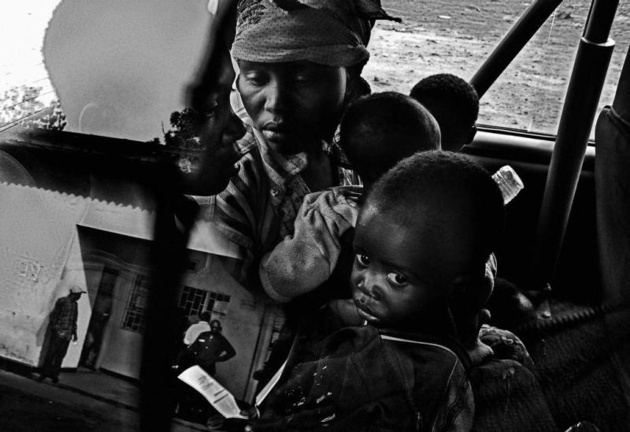 © Alex Majoli DEMOCRATIC REPUBLIC of CONGO. Kivu region. Goma border 2003