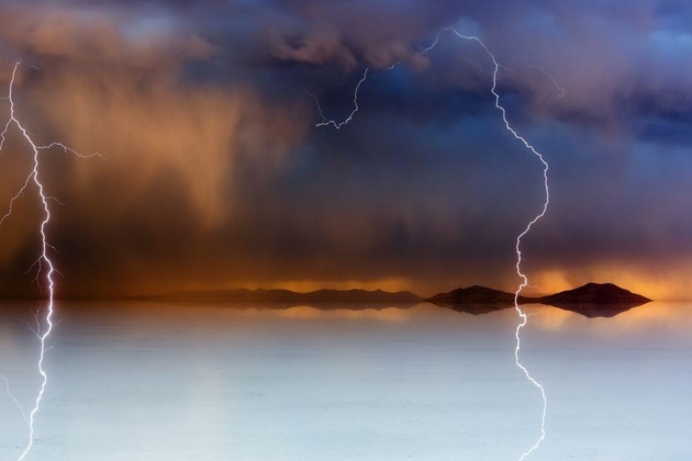 Марко Кабрал. Буря на закате. Солар де Уюни (Боливия)