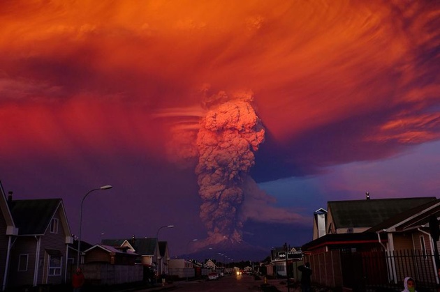 Извержение вулкана Кальбуко. Чили © Alex Vidal Breca—EPA
