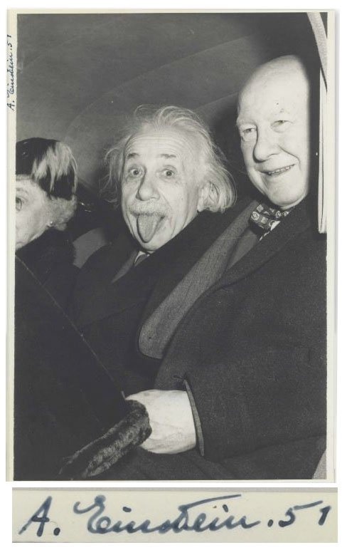 Легендарное фото Эйнштейна с автографом продано на аукционе за $125000
