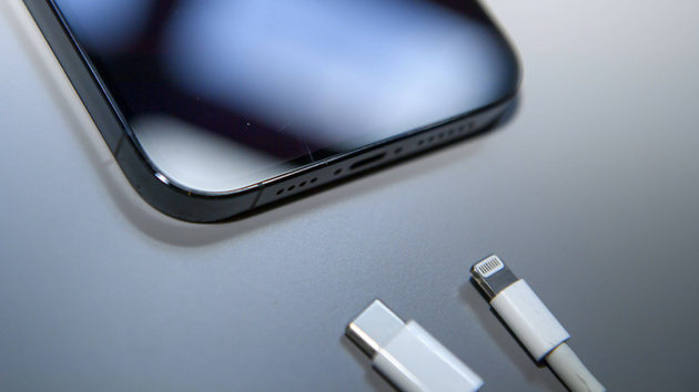 Apple iPhone 16 или даже iPhone 15 получат USB-C