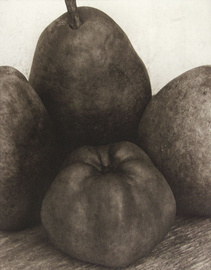 6.	Эдвард Стейхен. Три груши и яблоко. 1921. 