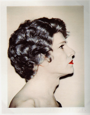 Автопортрет в парике, полароид, 1980-81 © Энди Уорхол 