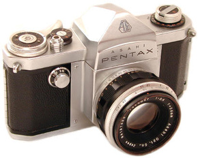 Камера Asahi Pentax стала первой в мире зеркалкой с «правильным» изображением в видоискателе