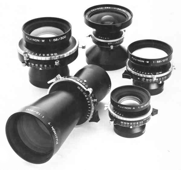 После Второй мировой войны Fuji PhotoFilm освоил выпуск оптики для немецких форматных камер