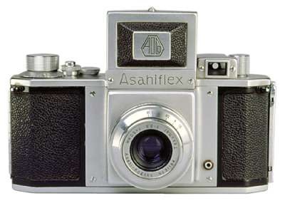 Камера Asahiflex была первым зеркальным 35-миллиметровым фотоаппаратом, собранным полностью из японских комплектующих. © www.taunusreiter.de