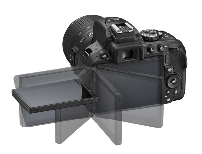 Поворотный дисплей Nikon D5300 имеет диагональ 3,2 дюйма при разрешении 1,04 млн. точек