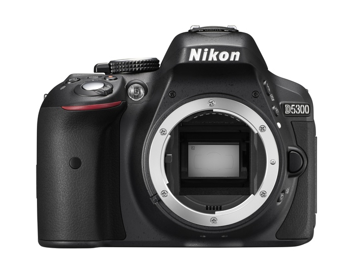 Механически камера совместима с большим количеством объективов с байонетом Nikon F, но лучше предпочесть оптику серии Nikkor AF-S
