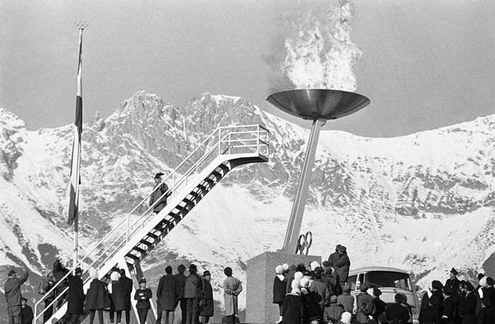 Зажжение олимпийского огня. 1964 год