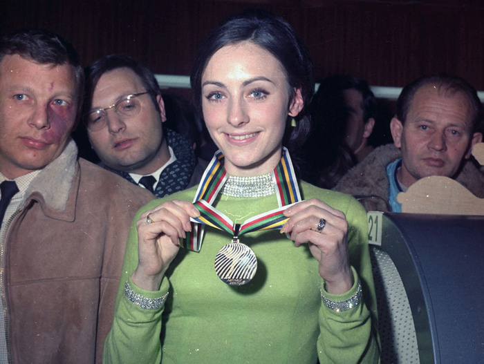 Пегги Флеминг и ее медаль. 1968 год