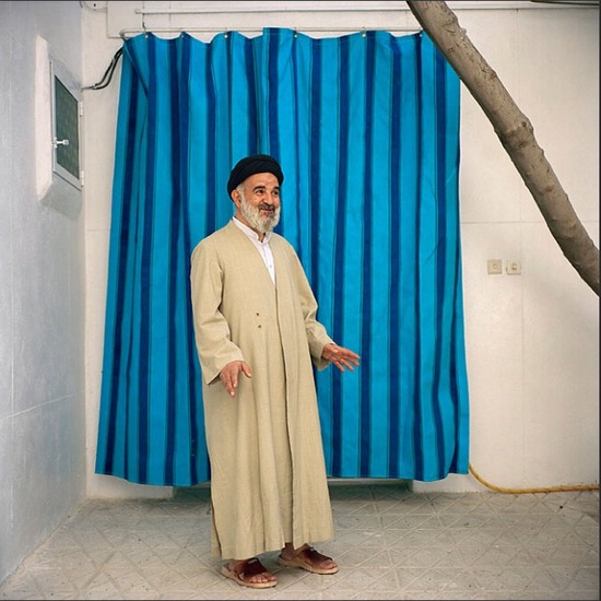Саед Бахгер Хосроушахи учился в Коме. Он говорит, что религия шиитов спасла страну.