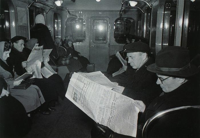 "В столичном метро", фото ИТАР-ТАСС, 1958 год