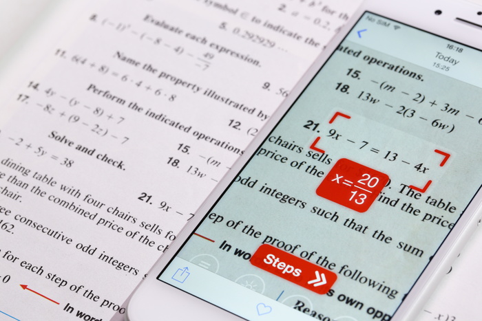 Смартфон сделает за вас домашнее задание по математике