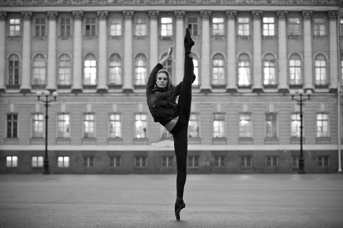 Russian Ballerina Hits The Sky © Little Shao