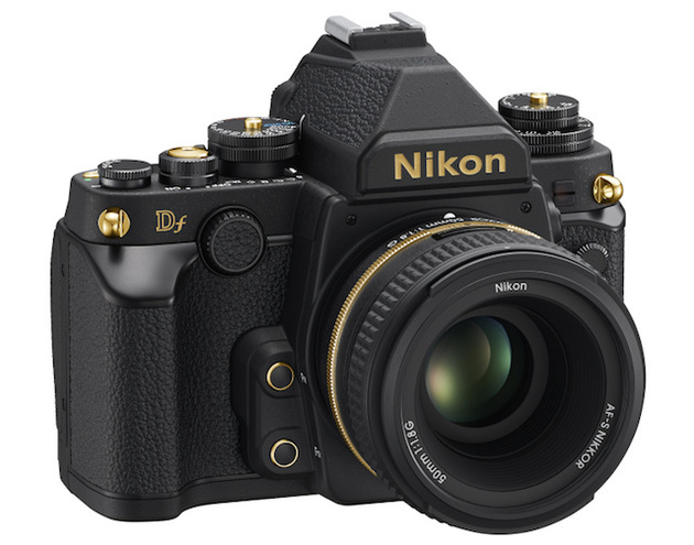 Украшенная золотом версия Nikon Df