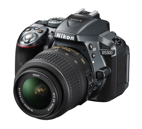 Nikon D5300 - типичная зеркальная камера.
