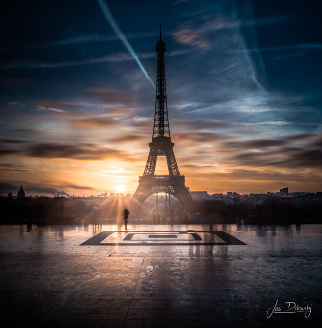 Last sunrise of the year ©Jan Dikovský. Париж, Франция.