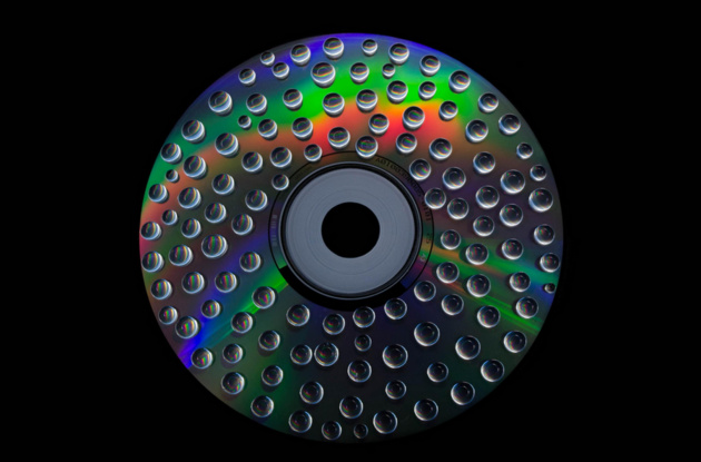 Cd water and colors © Phillip Riis
