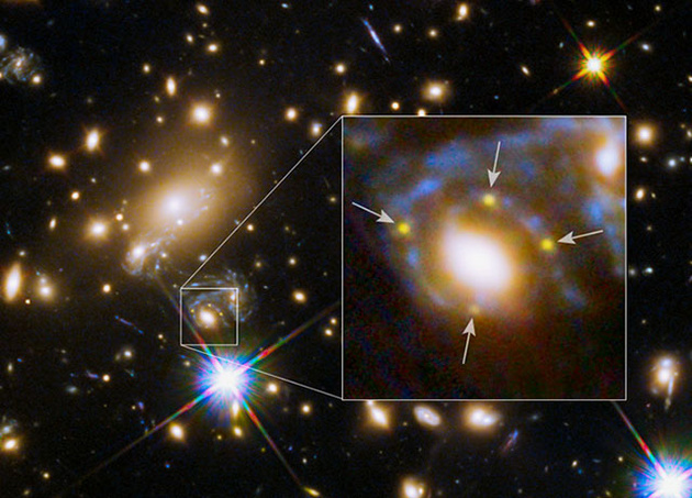 Сверхновая звезда видна на одном снимке четыре раза – сработала гравитационная линза