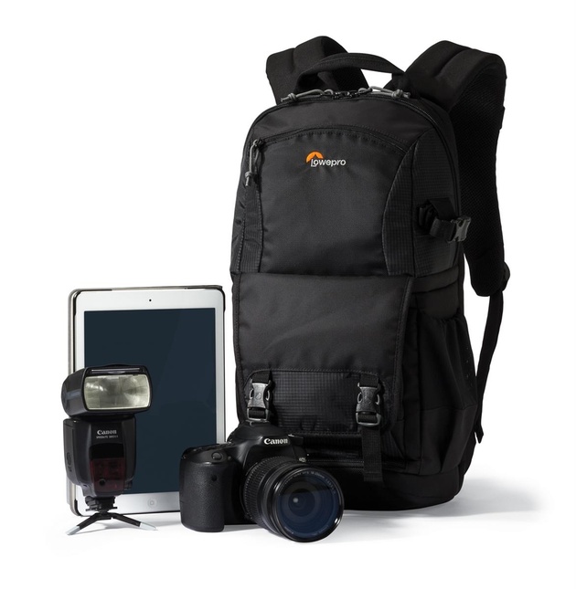Всепогодные рюкзаки Lowepro Fastpack для путешествующих фотографов