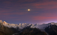 Атиф Саид. Moon Over Karakorum
