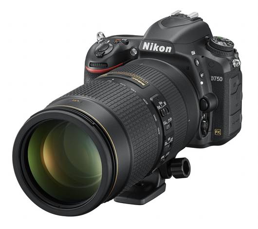 
Комплект Nikon D750 + Nikon AF-S 80-400mm f/4.5-5.6G ED VR Nikkor имеет вес 2200 грамм. Для такого оборудования лучше использовать штатив с заявленной грузоподъёмностью более 10 кг. При этом для работы с телеобъективом особенно важно качество штативной головки, чтобы она надёжно держала объектив.
