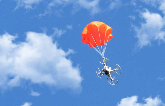 SmartChutes – интеллектуальная парашютная система спасения мультикоптеров