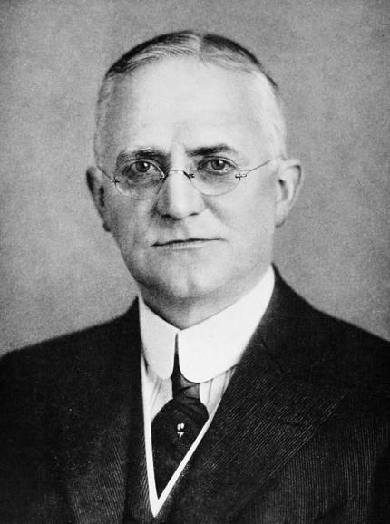 <a href="https://commons.wikimedia.org/wiki/File:George_Eastman_7.jpg">Джордж Истман, 1917г.</a>