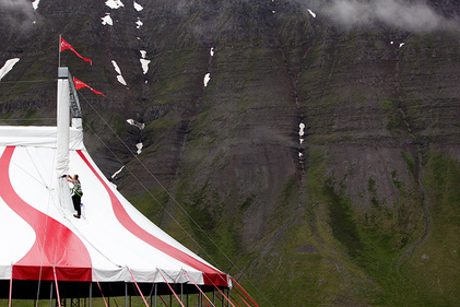 Бродячий цирк Исландии