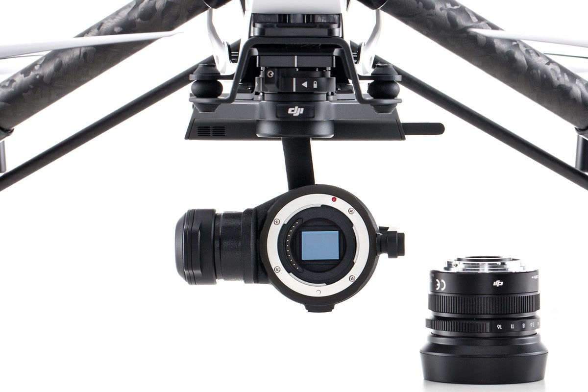 DJI Zenmuse X5 и X5R – первые камеры Микро 4/3 для дронов