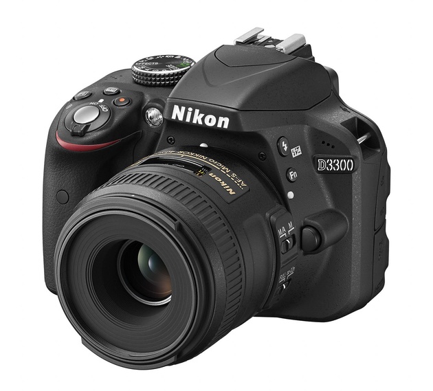 Фотоаппарат Nikon D3300 с макрообъективом Nikon AF-S DX Micro Nikkor 40mm f/2.8G