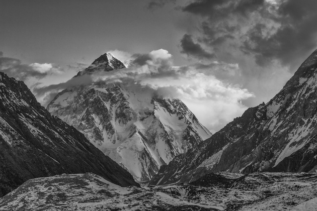 Пик K2 или Чогори, 8611 м — вторая высочайшая вершина мира, не имеющая ни одного простого маршрута восхождения. К2 известна одновременно как прекраснейшая и самая опасная вершина.