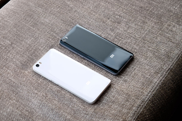 Xiaomi Mi 5 Pro с керамическим задником не боится дрели и пилы