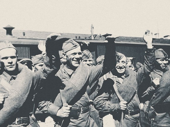 Бойцы Красной Армии отправляются на фронт. 27 июня,1941 г.