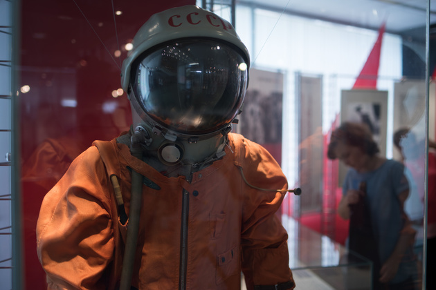 Музей имеет обширную коллекцию космической одежды.