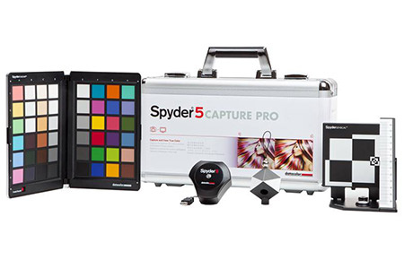 Компания Datacolor выпускает набор для цветовой калибровки Spyder5CAPTURE PRO