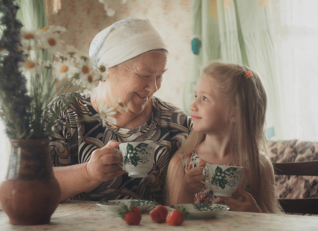 Автор: Юлия Пантелеева
Название: Бабушка с внучкой