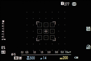 Фокусировка по области 3х3. Камера автоматически выбирает внутри неё точку для фокусировки.