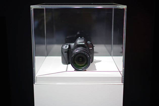 Прототип 120-мегапиксельной зеркалки от Canon мы видели еще год назад в Париже на Canon EXPO.