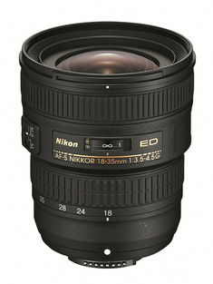 … и широкоугольный объектив Nikon AF-S 18-35mm f/3.5-4.5G ED.