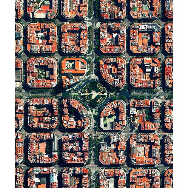Главная городская площадь Плаза де Тетуан, Барселона, Испания