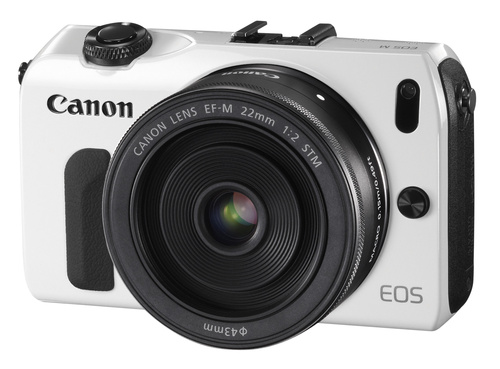 Canon EOS М с объективом EF-M 22mm f/2 STM
