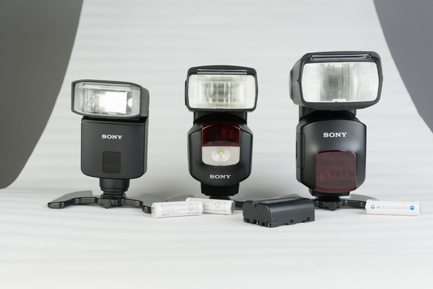 Слева направо: Sony HVL-F32M, HVL-F43M, HVL-F60M