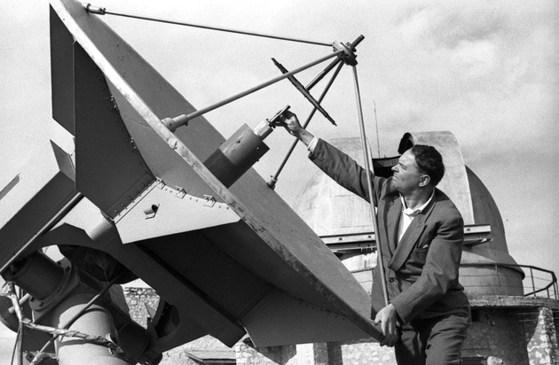 Устинов Александр. Земля слушает. Горная обсерватория недалеко от Кисловодска. 1968