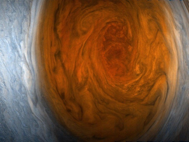 Снимки Большого Красного Пятна Юпитера, полученные с самого близкого расстояния