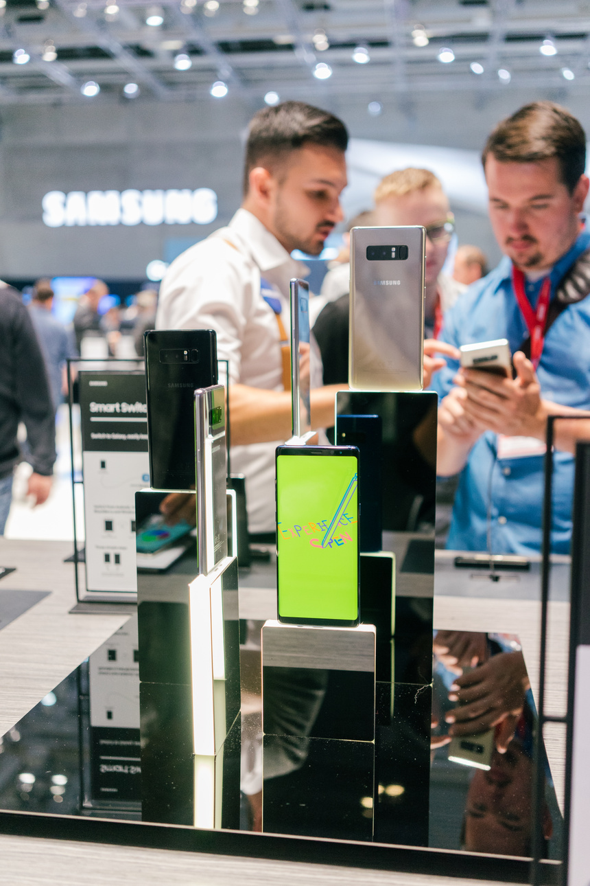 Первый взгляд на Samsung Galaxy Note 8 и обзор стендов Samsung и Harman на  IFA 2017 / Мобильные устройства / Новости фототехники