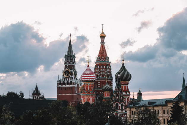 С недавно открывшегося парка «Зарядье» открывается удивительная панорама на ансамбль Московского Кремля и Красной площади.
